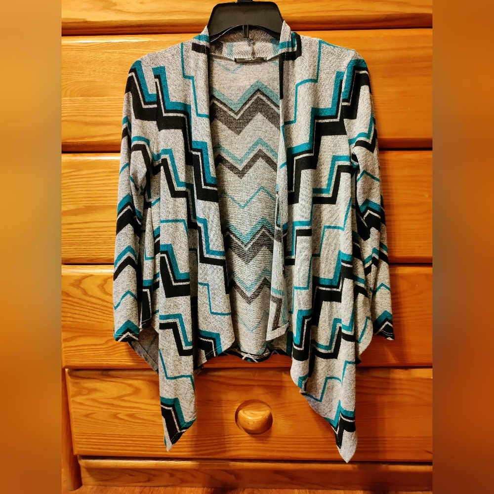 ⭐Sold⭐Papaya Small Cardigan Teal Gray Black Zigzag